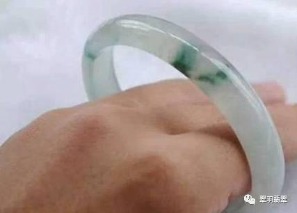 关于关于翡翠手镯的这些知识的信息-第5张图片-翡翠网 关于关于翡翠手镯的这些知识的信息-第5张图片-翡翠网