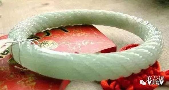 关于关于翡翠手镯的这些知识的信息-第10张图片-翡翠网 关于关于翡翠手镯的这些知识的信息-第10张图片-翡翠网