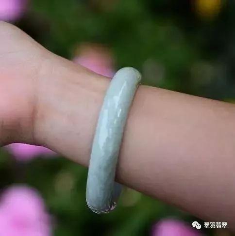 关于关于翡翠手镯的这些知识的信息-第14张图片-翡翠网 关于关于翡翠手镯的这些知识的信息-第14张图片-翡翠网