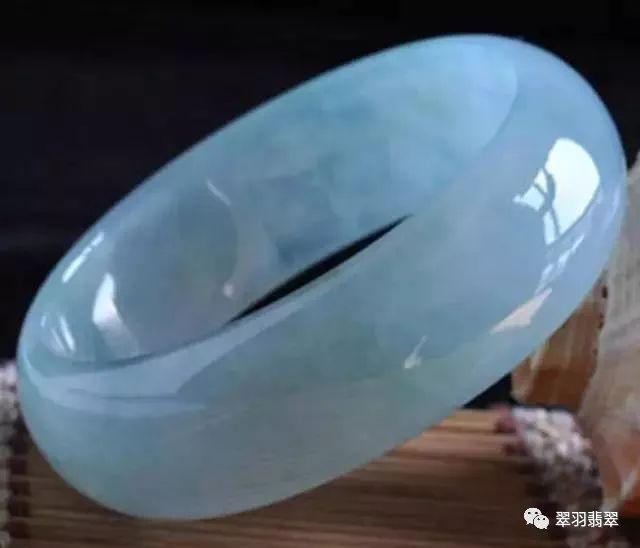 关于关于翡翠手镯的这些知识的信息-第15张图片-翡翠网 关于关于翡翠手镯的这些知识的信息-第15张图片-翡翠网