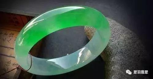 关于关于翡翠手镯的这些知识的信息-第17张图片-翡翠网 关于关于翡翠手镯的这些知识的信息-第17张图片-翡翠网