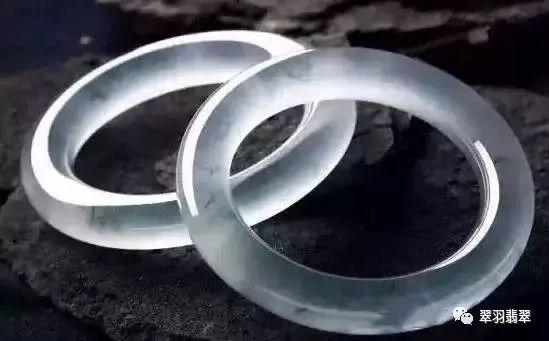 关于关于翡翠手镯的这些知识的信息-第19张图片-翡翠网 关于关于翡翠手镯的这些知识的信息-第19张图片-翡翠网