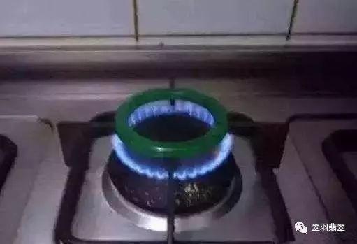 关于关于翡翠手镯的这些知识的信息-第20张图片-翡翠网 关于关于翡翠手镯的这些知识的信息-第20张图片-翡翠网