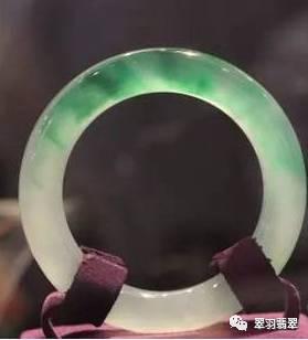 关于关于翡翠手镯的这些知识的信息-第25张图片-翡翠网 关于关于翡翠手镯的这些知识的信息-第25张图片-翡翠网