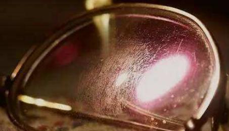 戴翡翠手镯能汗蒸吗汗蒸时能戴黄金手镯吗-第4张图片-翡翠网 戴翡翠手镯能汗蒸吗汗蒸时能戴黄金手镯吗-第4张图片-翡翠网