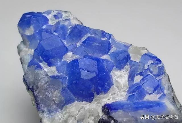 玉海生辉翡翠原石图片的简单介绍-第24张图片-翡翠网 玉海生辉翡翠原石图片的简单介绍-第24张图片-翡翠网