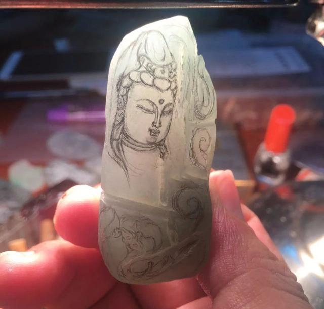 一块小小的翡翠原石出货,翡翠原石出货-第5张图片-翡翠网 一块小小的翡翠原石出货,翡翠原石出货-第5张图片-翡翠网