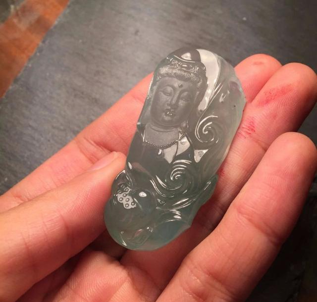 一块小小的翡翠原石出货,翡翠原石出货-第6张图片-翡翠网 一块小小的翡翠原石出货,翡翠原石出货-第6张图片-翡翠网