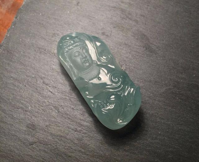 一块小小的翡翠原石出货,翡翠原石出货-第7张图片-翡翠网 一块小小的翡翠原石出货,翡翠原石出货-第7张图片-翡翠网