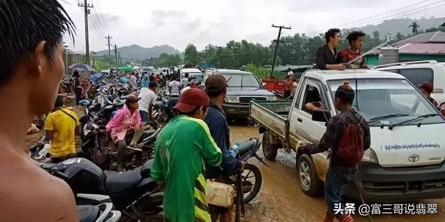 加微信送原石是真的吗翡翠原石送人-第1张图片-翡翠网 加微信送原石是真的吗翡翠原石送人-第1张图片-翡翠网