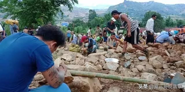 加微信送原石是真的吗翡翠原石送人-第2张图片-翡翠网 加微信送原石是真的吗翡翠原石送人-第2张图片-翡翠网