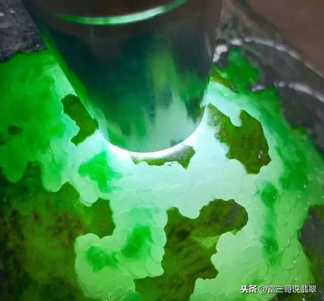 加微信送原石是真的吗翡翠原石送人-第3张图片-翡翠网 加微信送原石是真的吗翡翠原石送人-第3张图片-翡翠网