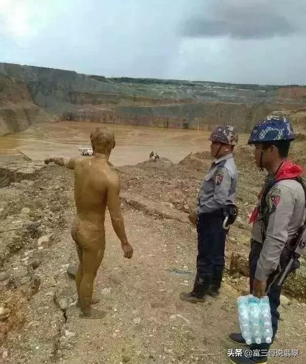 加微信送原石是真的吗翡翠原石送人-第11张图片-翡翠网 加微信送原石是真的吗翡翠原石送人-第11张图片-翡翠网