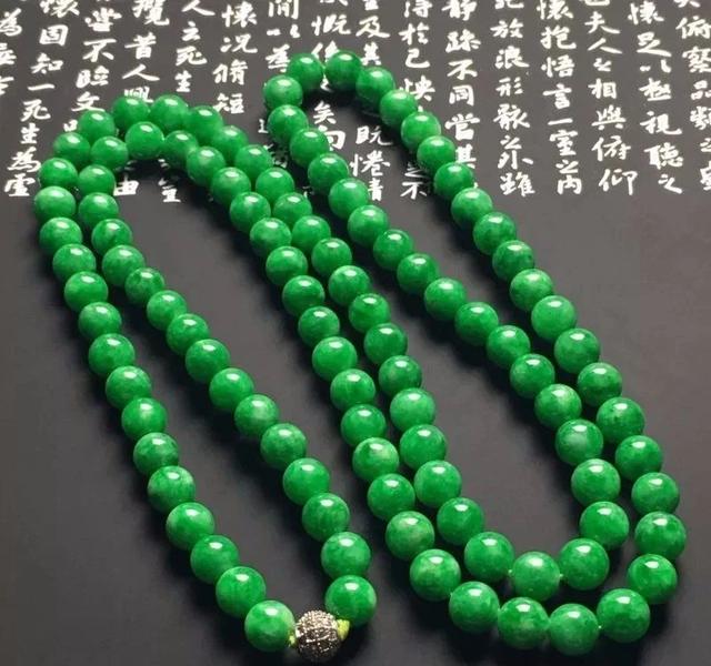 冰豆种翡翠手镯图片冰豆种翡翠价格走势-第1张图片-翡翠网