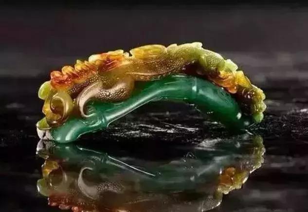 玉石翡翠原石,能做成翡翠手镯的原石多少钱-第4张图片-翡翠网 玉石翡翠原石,能做成翡翠手镯的原石多少钱-第4张图片-翡翠网