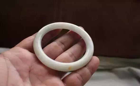 玉石翡翠原石,能做成翡翠手镯的原石多少钱-第18张图片-翡翠网 玉石翡翠原石,能做成翡翠手镯的原石多少钱-第18张图片-翡翠网