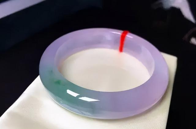 两色翡翠的行话怎么说翡翠行话知识大全-第1张图片-翡翠网 两色翡翠的行话怎么说翡翠行话知识大全-第1张图片-翡翠网