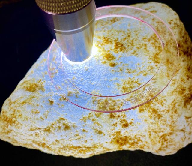 两色翡翠的行话怎么说翡翠行话知识大全-第7张图片-翡翠网 两色翡翠的行话怎么说翡翠行话知识大全-第7张图片-翡翠网