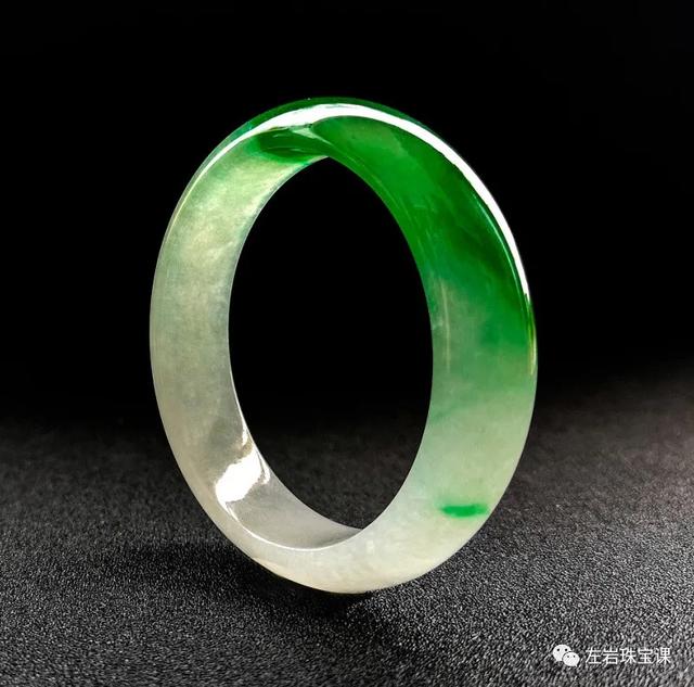 老坑冰种翡翠,翡翠手镯定义视频-第16张图片-翡翠网 老坑冰种翡翠,翡翠手镯定义视频-第16张图片-翡翠网