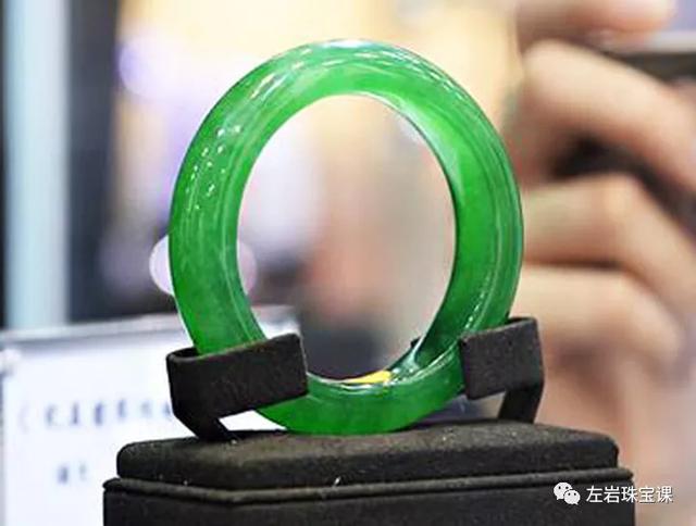 老坑冰种翡翠,翡翠手镯定义视频-第20张图片-翡翠网 老坑冰种翡翠,翡翠手镯定义视频-第20张图片-翡翠网