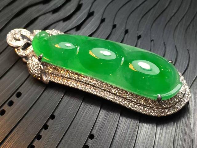 翡翠福豆价格,男生可以戴翡翠福豆吗-第1张图片-翡翠网 翡翠福豆价格,男生可以戴翡翠福豆吗-第1张图片-翡翠网