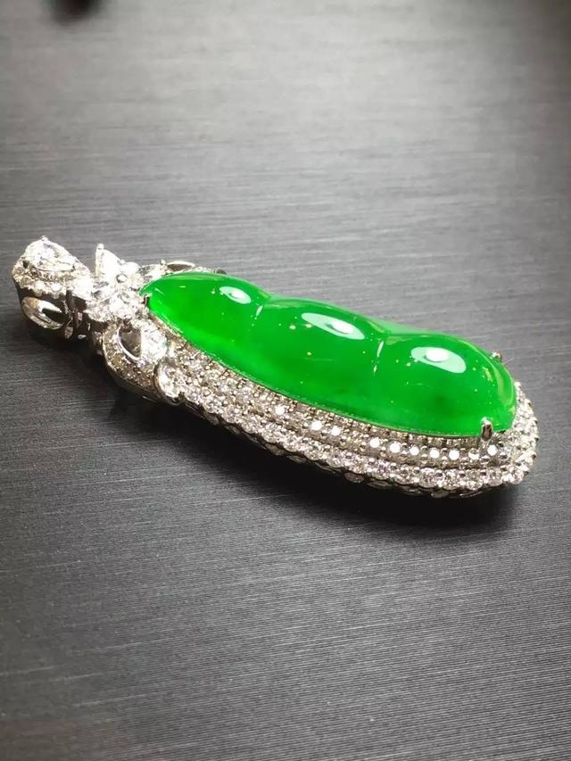 翡翠福豆价格,男生可以戴翡翠福豆吗-第3张图片-翡翠网 翡翠福豆价格,男生可以戴翡翠福豆吗-第3张图片-翡翠网