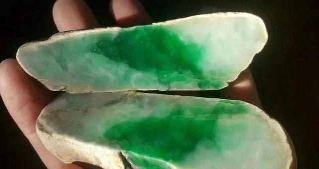 翡翠原石抛光视频教程翡翠原石怎么切开-第12张图片-翡翠网 翡翠原石抛光视频教程翡翠原石怎么切开-第12张图片-翡翠网