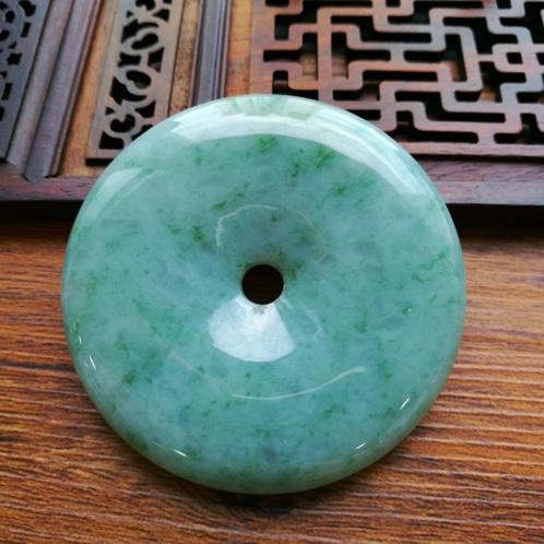 翡翠原石上的字母的简单介绍-第11张图片-翡翠网 翡翠原石上的字母的简单介绍-第11张图片-翡翠网