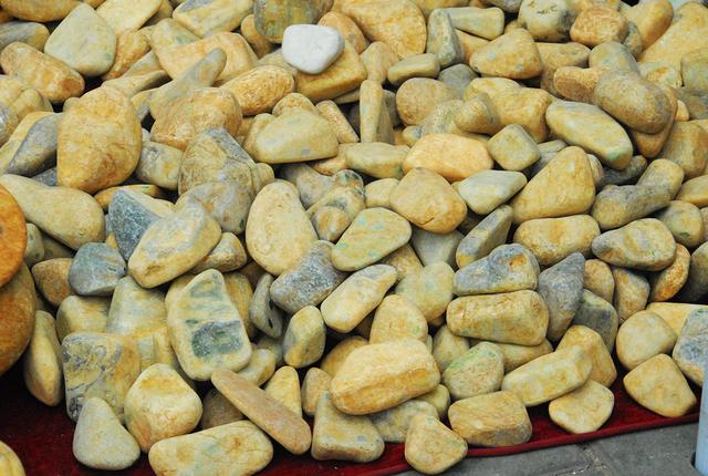 玉石翡翠原石尚志原石翡翠-第6张图片-翡翠网 玉石翡翠原石尚志原石翡翠-第6张图片-翡翠网