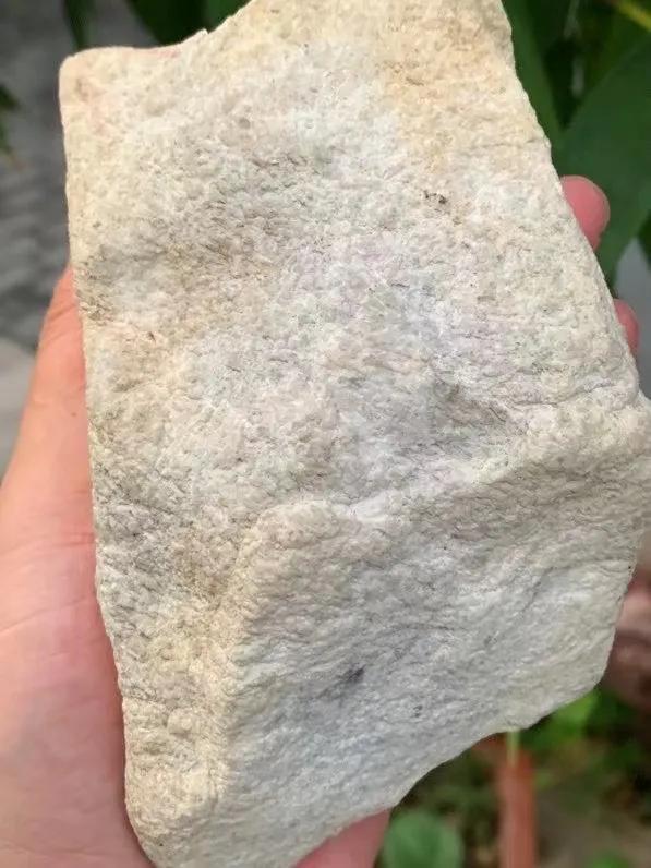 关于翡翠原石叫什么的信息-第2张图片-翡翠网 关于翡翠原石叫什么的信息-第2张图片-翡翠网