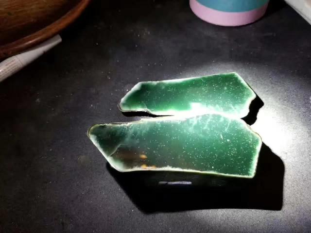 翡翠原石蓝水料子打灯天空蓝,莫湾基皮壳种类图-第4张图片-翡翠网 翡翠原石蓝水料子打灯天空蓝,莫湾基皮壳种类图-第4张图片-翡翠网