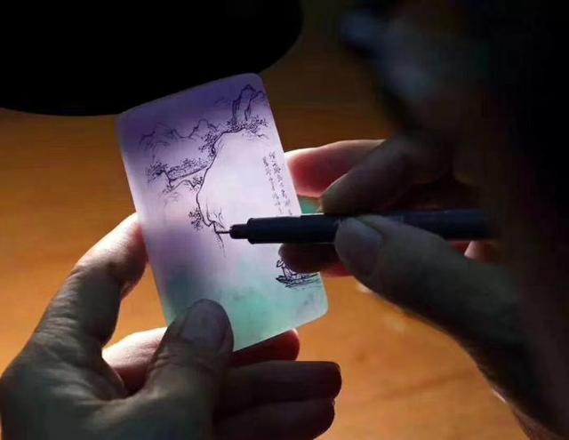 1万多左右的翡翠手镯的简单介绍-第3张图片-翡翠网 1万多左右的翡翠手镯的简单介绍-第3张图片-翡翠网