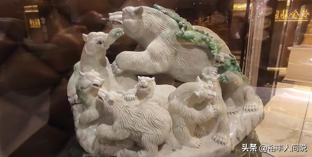 世界超级富豪收藏的绝世珠宝欧洲王室珠宝图片-第21张图片-翡翠网 世界超级富豪收藏的绝世珠宝欧洲王室珠宝图片-第21张图片-翡翠网