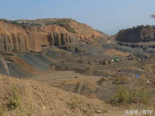 红牛真假翡翠知识,2019红牛真假官方鉴别-第15张图片-翡翠网 红牛真假翡翠知识,2019红牛真假官方鉴别-第15张图片-翡翠网