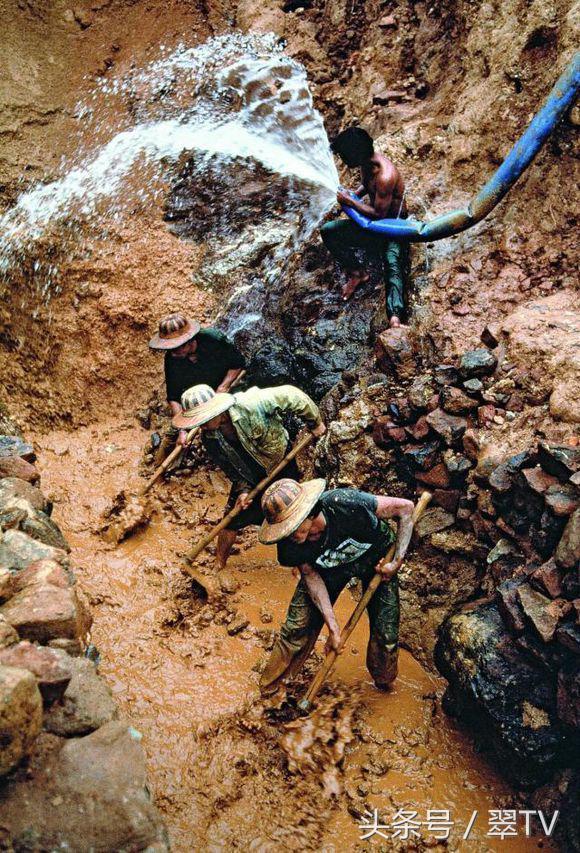 红牛真假翡翠知识,2019红牛真假官方鉴别-第19张图片-翡翠网 红牛真假翡翠知识,2019红牛真假官方鉴别-第19张图片-翡翠网