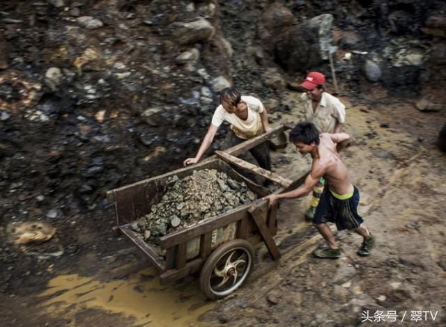 红牛真假翡翠知识,2019红牛真假官方鉴别-第21张图片-翡翠网 红牛真假翡翠知识,2019红牛真假官方鉴别-第21张图片-翡翠网
