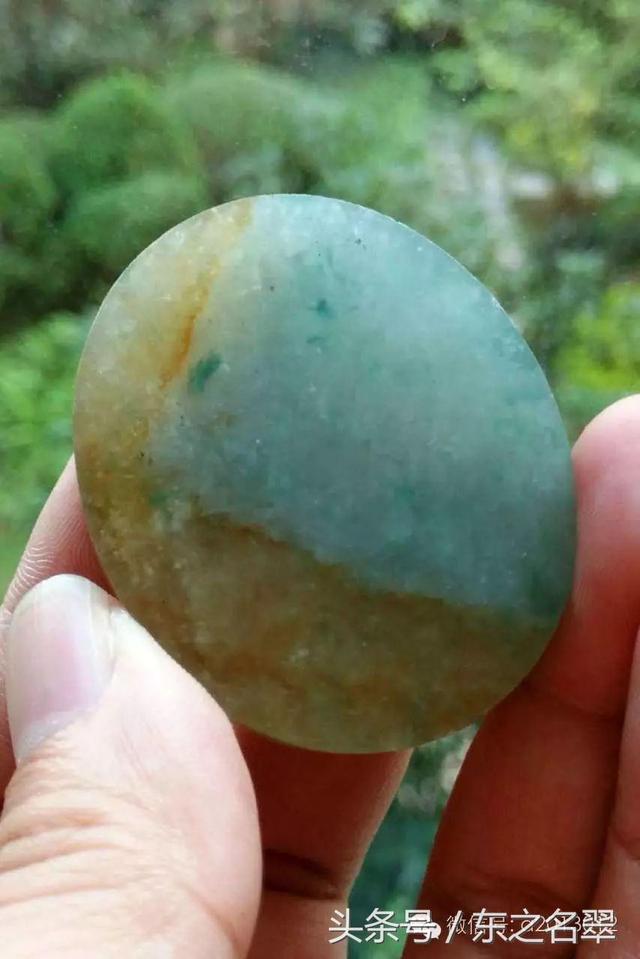 翡翠的制作过程冰红翡翠原石制作过程-第1张图片-翡翠网 翡翠的制作过程冰红翡翠原石制作过程-第1张图片-翡翠网