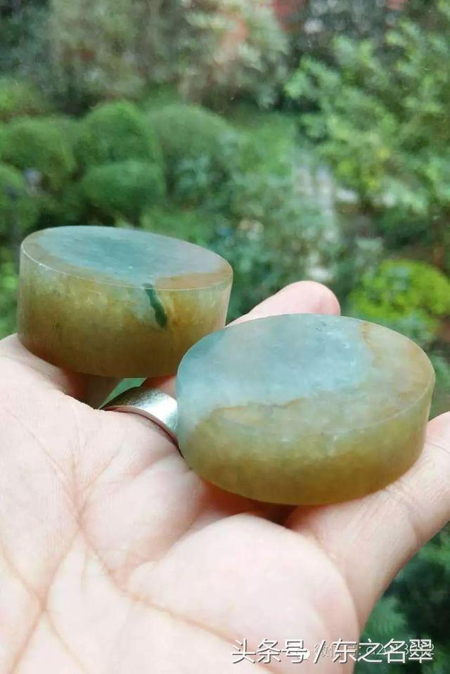 翡翠的制作过程冰红翡翠原石制作过程-第2张图片-翡翠网 翡翠的制作过程冰红翡翠原石制作过程-第2张图片-翡翠网