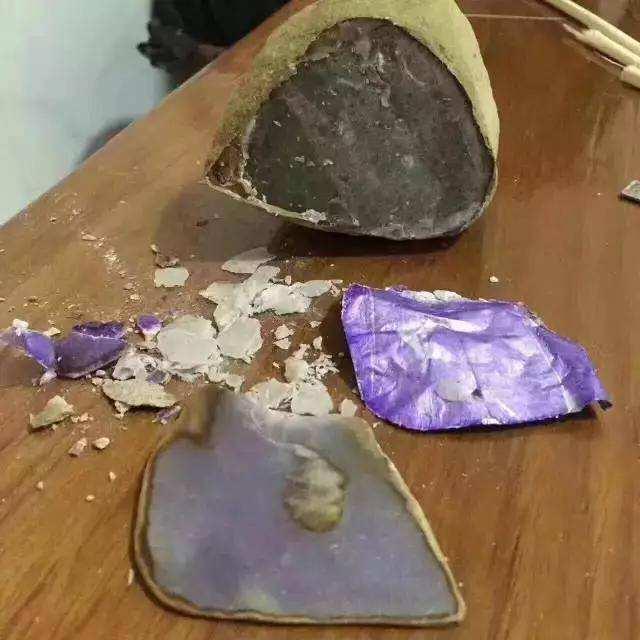 武汉翡翠原石鉴定,武汉翡翠原石加工-第9张图片-翡翠网 武汉翡翠原石鉴定,武汉翡翠原石加工-第9张图片-翡翠网