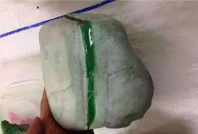 武汉翡翠原石鉴定,武汉翡翠原石加工-第11张图片-翡翠网 武汉翡翠原石鉴定,武汉翡翠原石加工-第11张图片-翡翠网