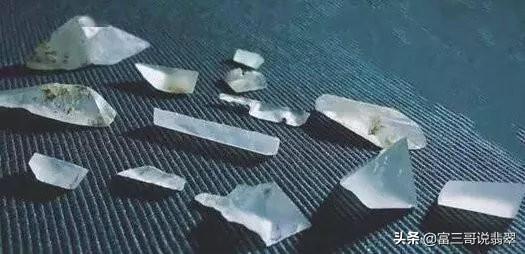 翡翠下脚料价格翡翠边角料片料价格-第2张图片-翡翠网 翡翠下脚料价格翡翠边角料片料价格-第2张图片-翡翠网