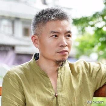 翡翠高冰手镯编织高冰翡翠手镯-第1张图片-翡翠网 翡翠高冰手镯编织高冰翡翠手镯-第1张图片-翡翠网