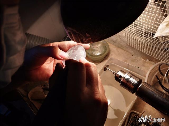 翡翠高冰手镯编织高冰翡翠手镯-第13张图片-翡翠网 翡翠高冰手镯编织高冰翡翠手镯-第13张图片-翡翠网