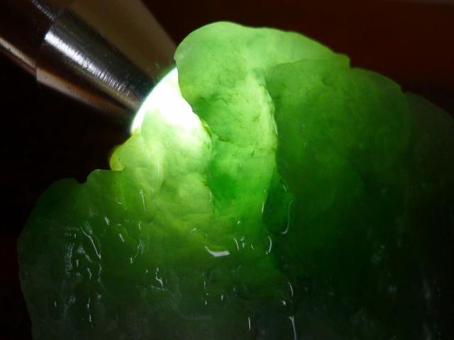 翡翠原石抹糖,翡翠毛料原石-第2张图片-翡翠网 翡翠原石抹糖,翡翠毛料原石-第2张图片-翡翠网