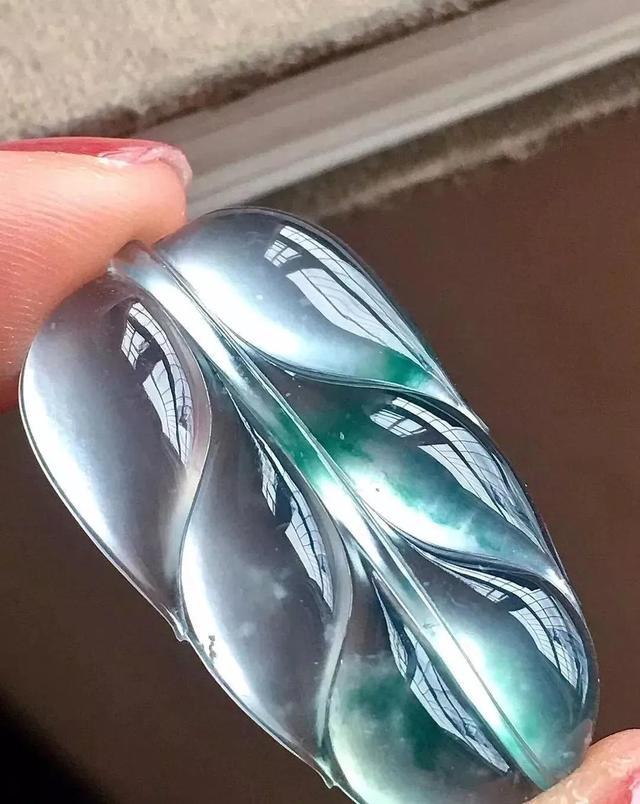 翡翠知识的视频讲解翡翠原石知识入门视频-第3张图片-翡翠网 翡翠知识的视频讲解翡翠原石知识入门视频-第3张图片-翡翠网