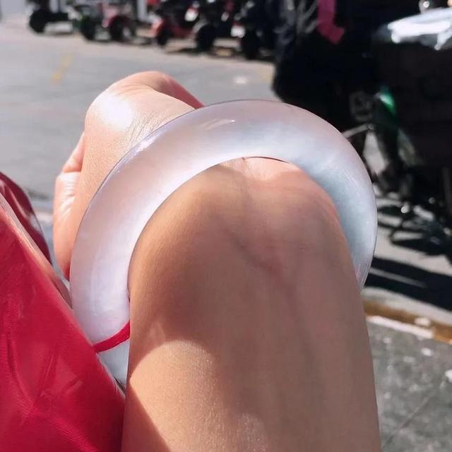 关于深圳玻璃种翡翠原石玉石毛料的信息-第4张图片-翡翠网 关于深圳玻璃种翡翠原石玉石毛料的信息-第4张图片-翡翠网