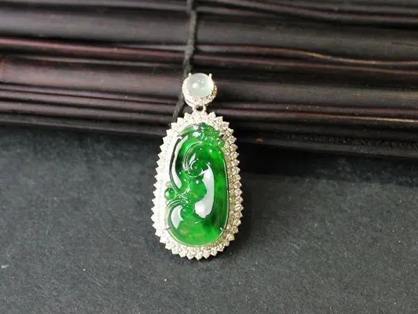 关于深圳玻璃种翡翠原石玉石毛料的信息-第6张图片-翡翠网 关于深圳玻璃种翡翠原石玉石毛料的信息-第6张图片-翡翠网