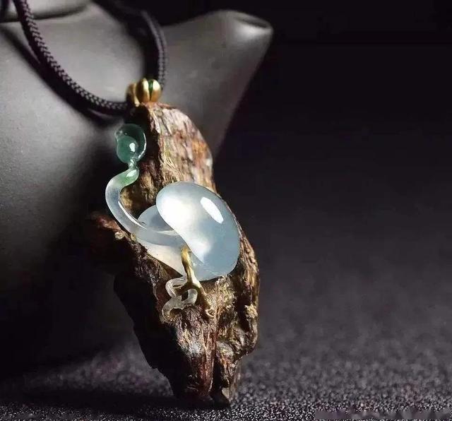 关于深圳玻璃种翡翠原石玉石毛料的信息-第8张图片-翡翠网 关于深圳玻璃种翡翠原石玉石毛料的信息-第8张图片-翡翠网