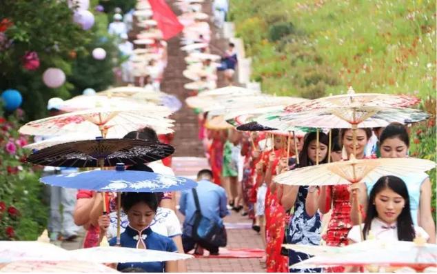 穿搭颜色搭配翡翠知识分享穿搭-第2张图片-翡翠网 穿搭颜色搭配翡翠知识分享穿搭-第2张图片-翡翠网