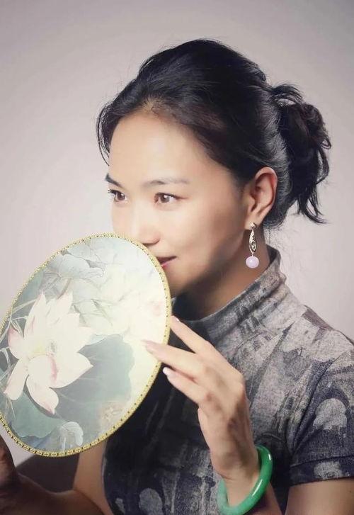 穿搭颜色搭配翡翠知识分享穿搭-第6张图片-翡翠网 穿搭颜色搭配翡翠知识分享穿搭-第6张图片-翡翠网